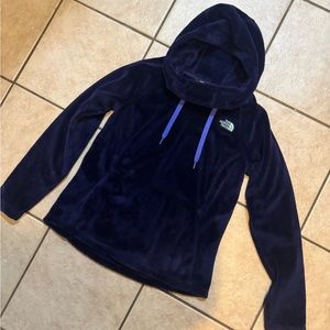 North face pull over
